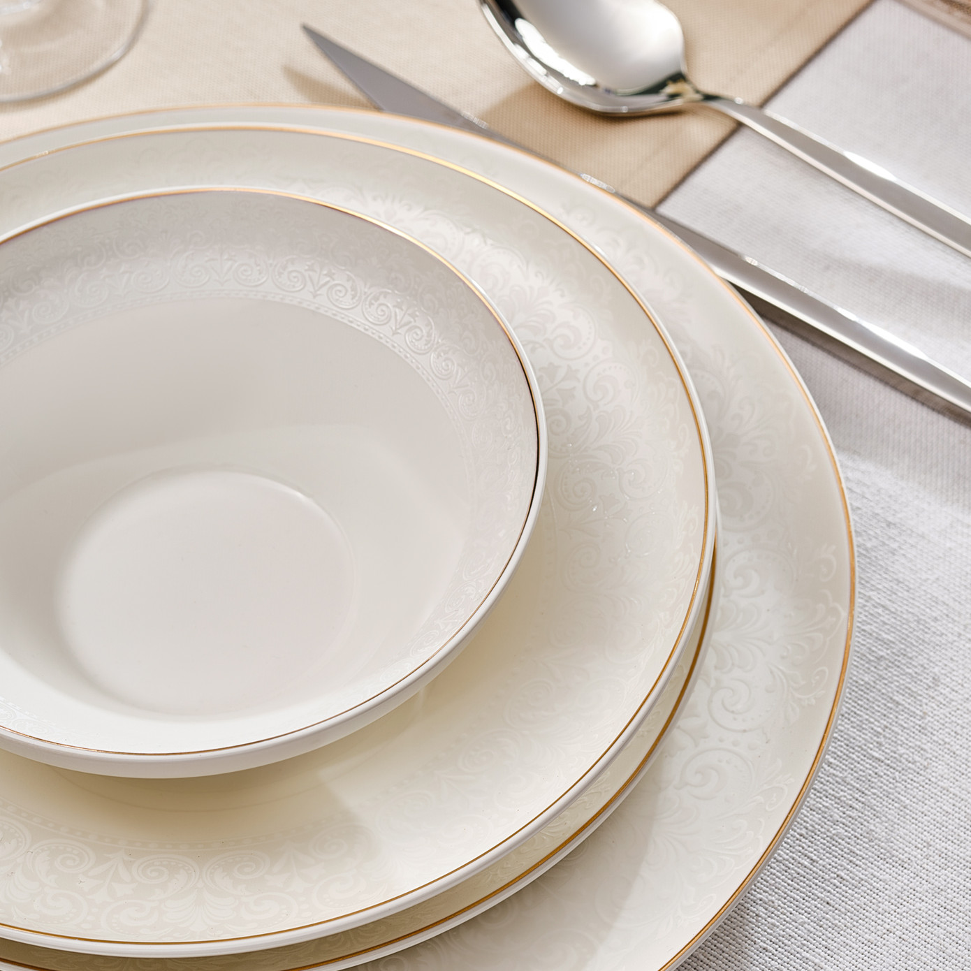 Karaca Elegance Bone Lexi 53 Parça 12 Kişilik Yemek Takımı Platin